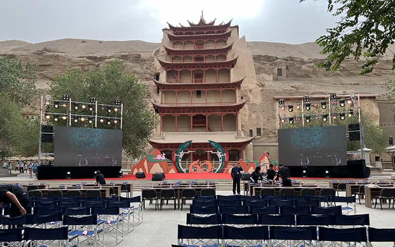 廣告物料制作會場布景舞臺搭建展位搭建舞臺燈光設(shè)備演藝音響高清LED屏 廣告物料制作會場布景舞臺搭建展位搭建舞臺燈光設(shè)備演藝音響高清LED屏